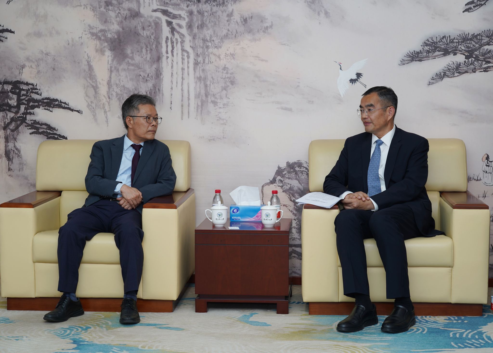 韩国高丽大学常务副校长尹成泽一行访问浙江理工大学
